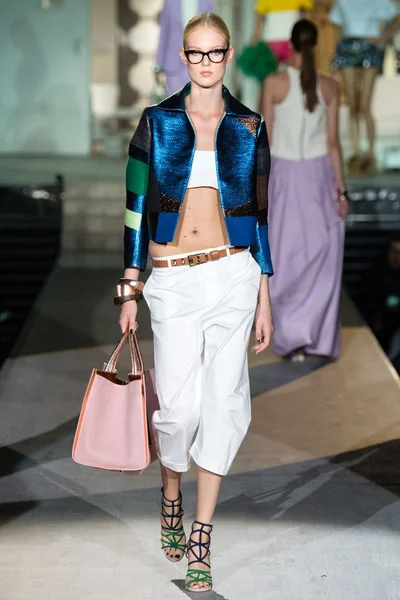 Look 19